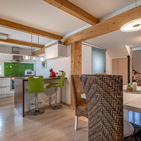Rodinne Rafael Apartment